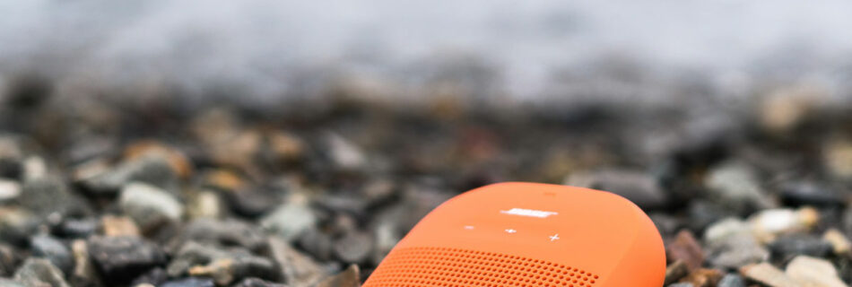 Bocinas portátiles y bluetooth resistentes el agua