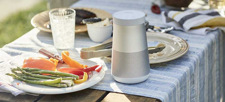 Bocinas portátiles y bluetooth elegantes